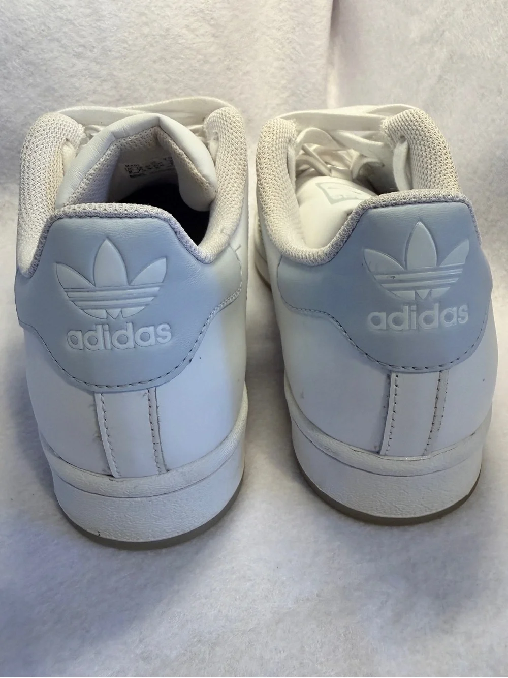 adidas Superstar “Split- White Halo Blue”Low-Top Sneaker